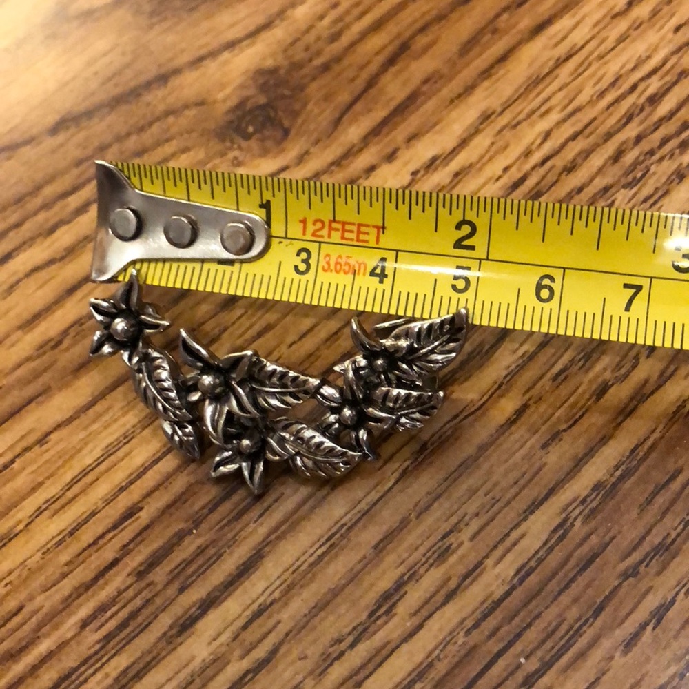 Earring/Ear Cuff - Picture 6 of 6